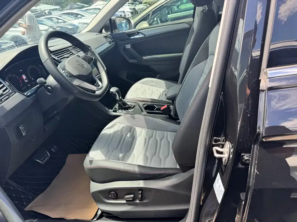 Volkswagen Tiguan X 2021 из CN, фото 3