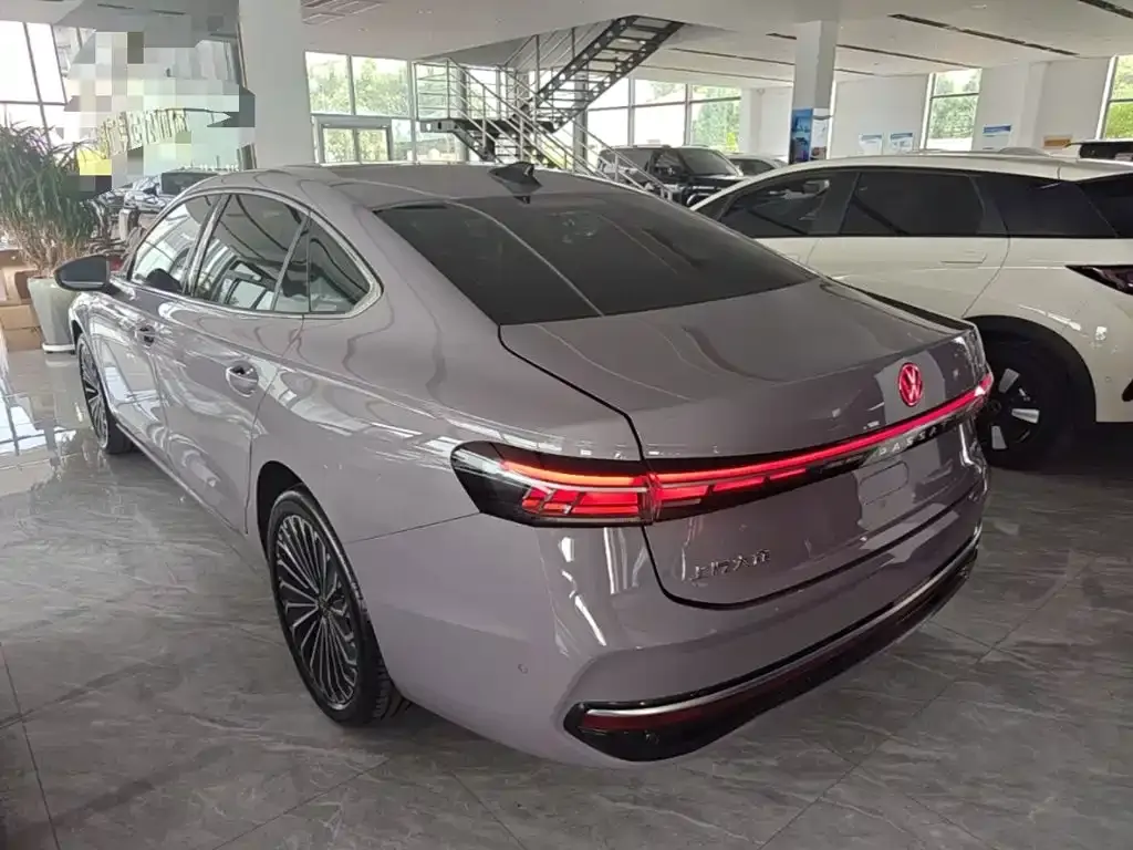 Volkswagen Passat — фото 10