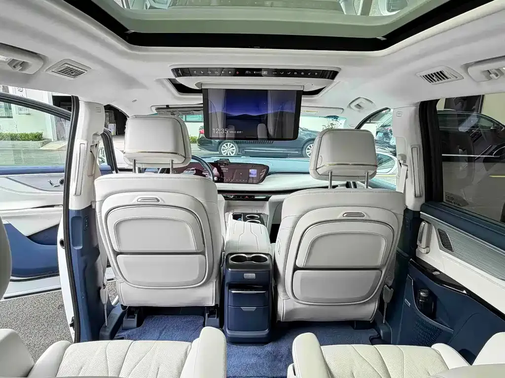 Buick GL8 Hybrid — фото 9