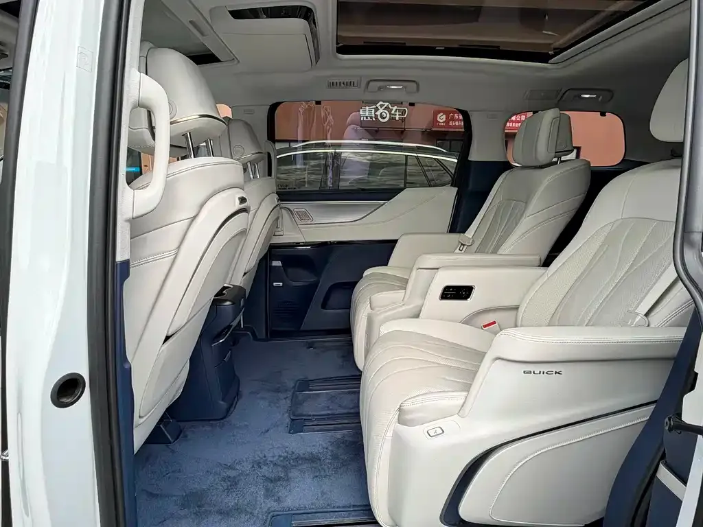 Buick GL8 Hybrid — фото 10