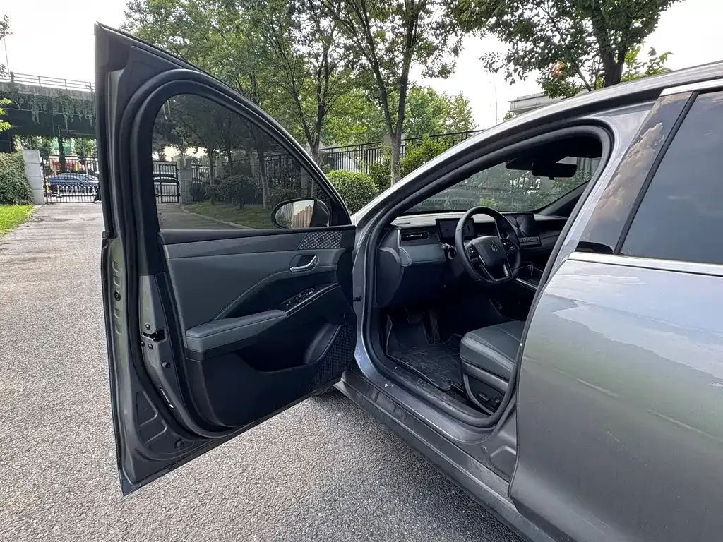 BYD Qin PLUS — фото 9