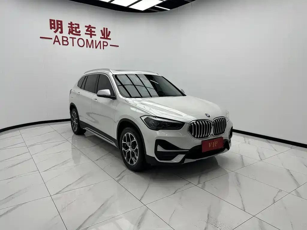 BMW X1 — фото 9