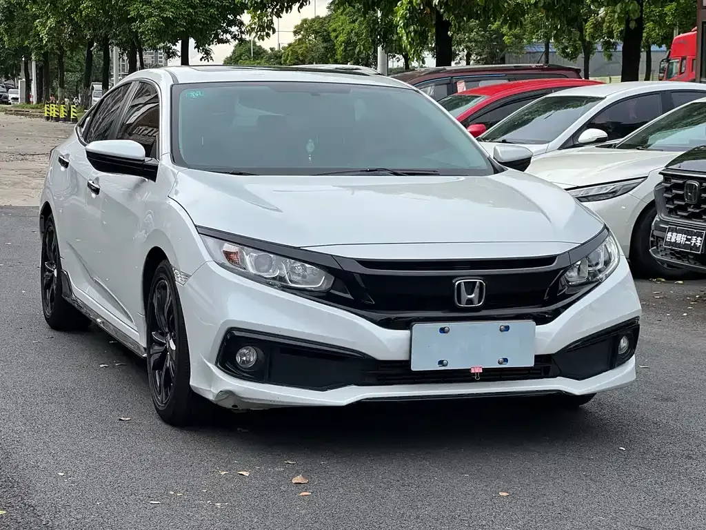Honda Civic — фото 1