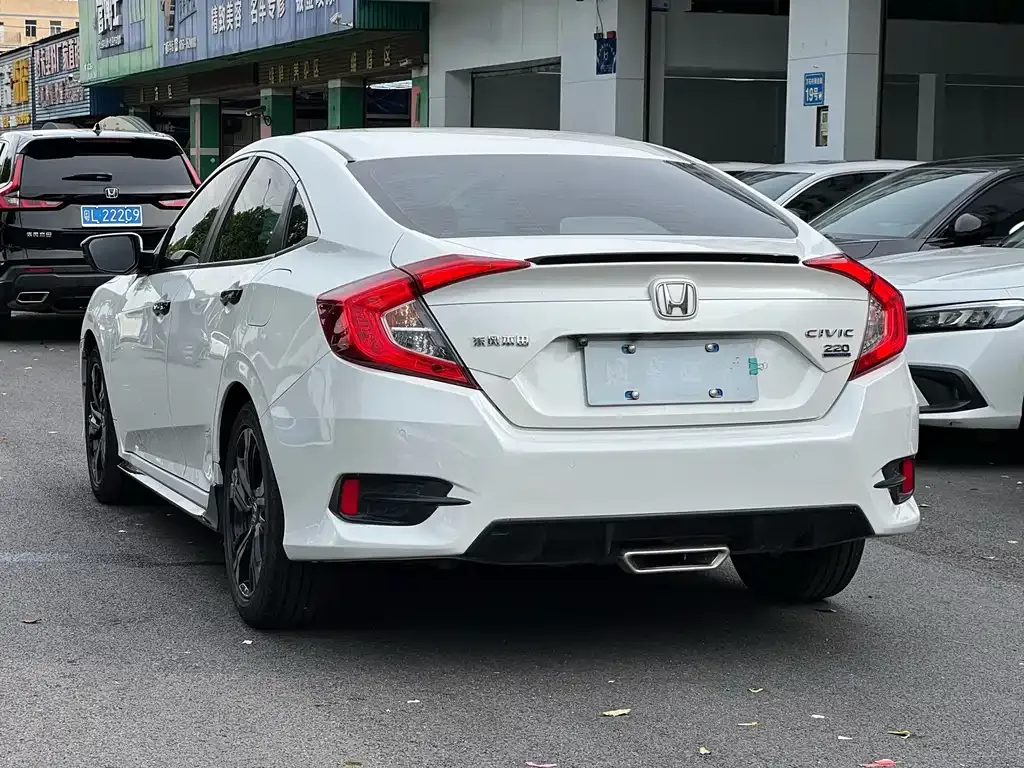 Honda Civic — фото 2