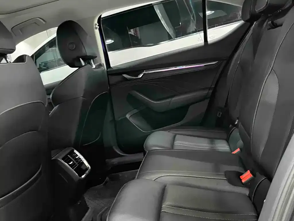 Skoda Octavia 2021 из CN, фото 2