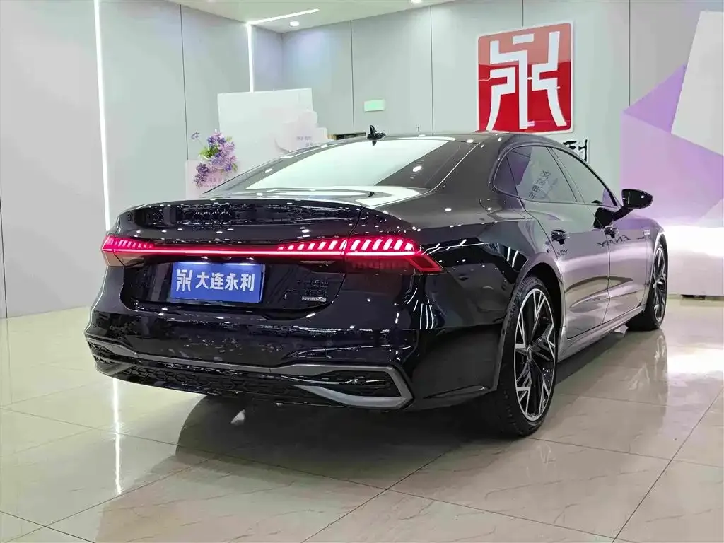 Audi A7L — фото 10