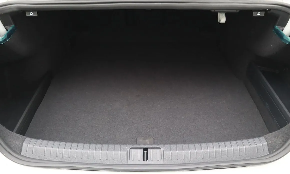 Volkswagen Passat 2022 из KR, фото 4