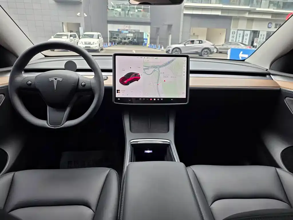 Tesla Model Y — фото 4