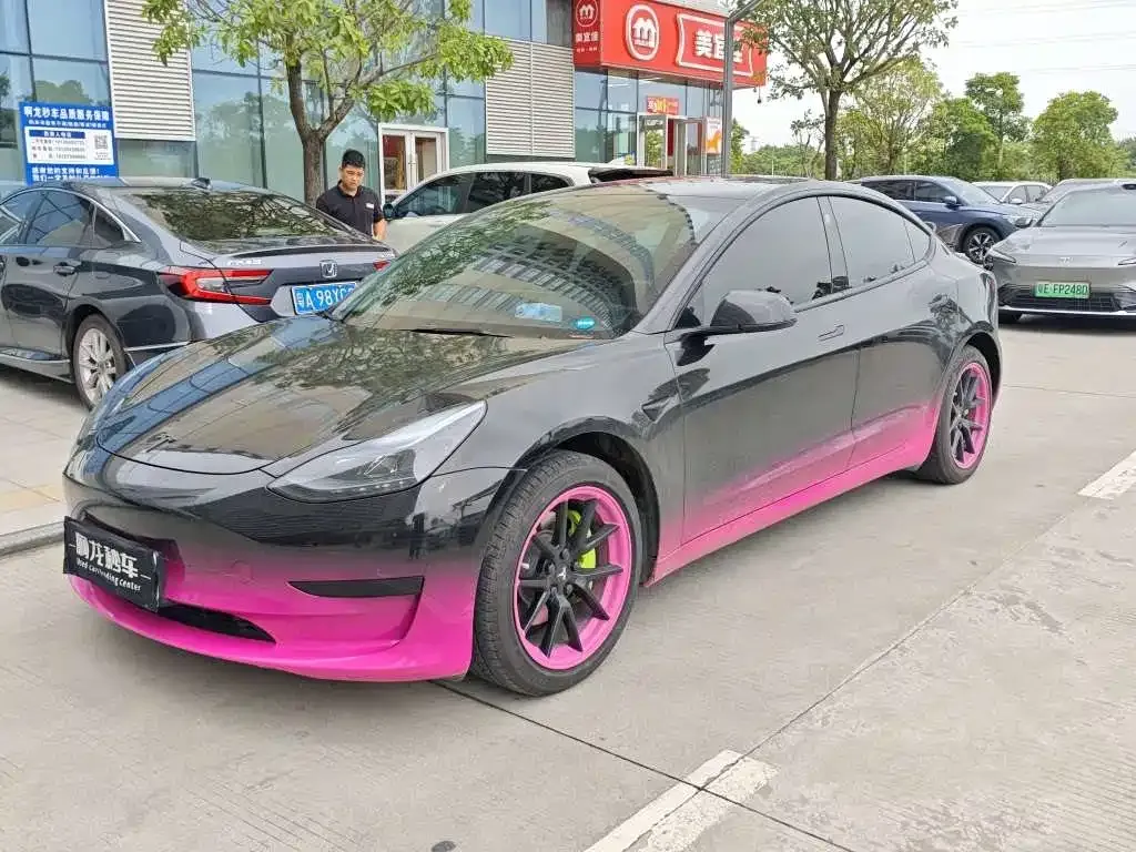 Tesla Model 3 — фото 1