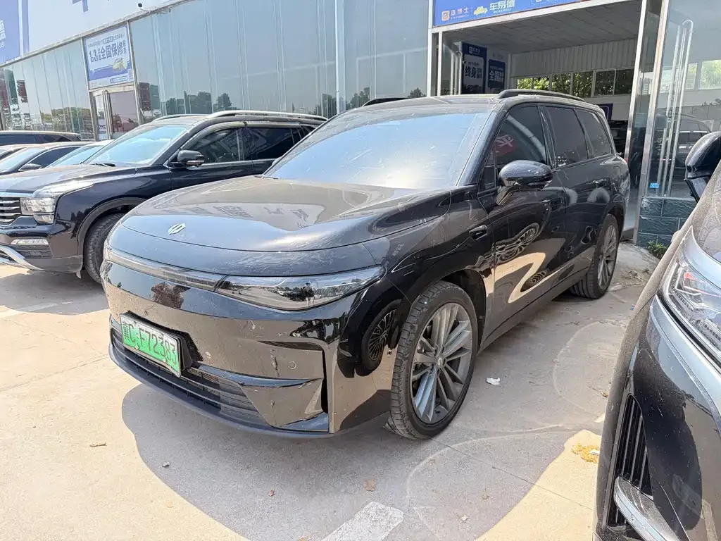 Leapmotor C16