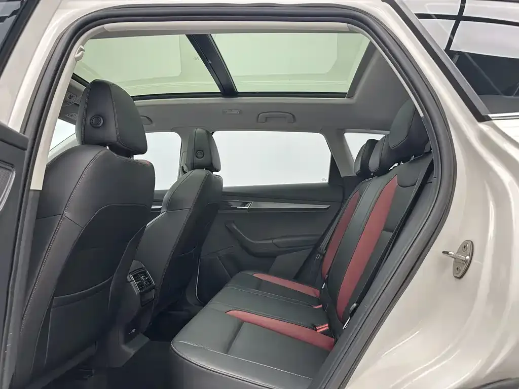 Skoda Karoq — фото 10