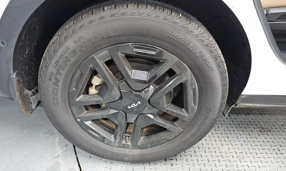 Kia Sorento — фото 9