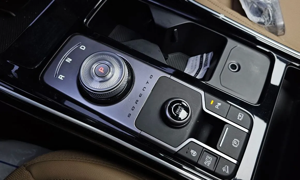 Kia Sorento — фото 8