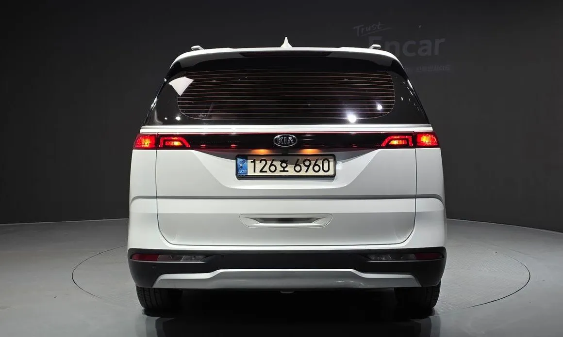 Kia Carnival — фото 3