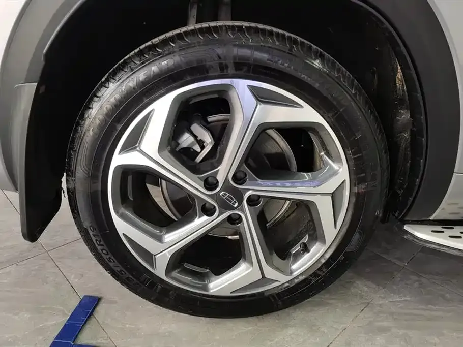 Geely Xingyue L — фото 10