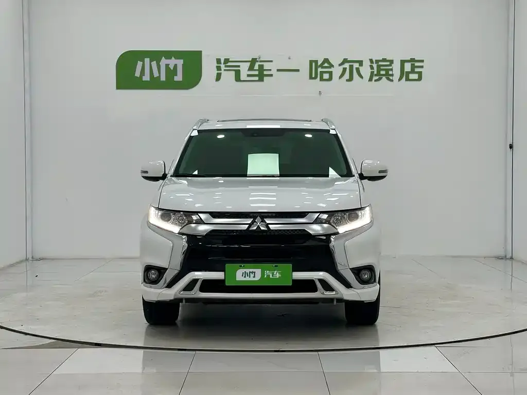 Mitsubishi Outlander — фото 2