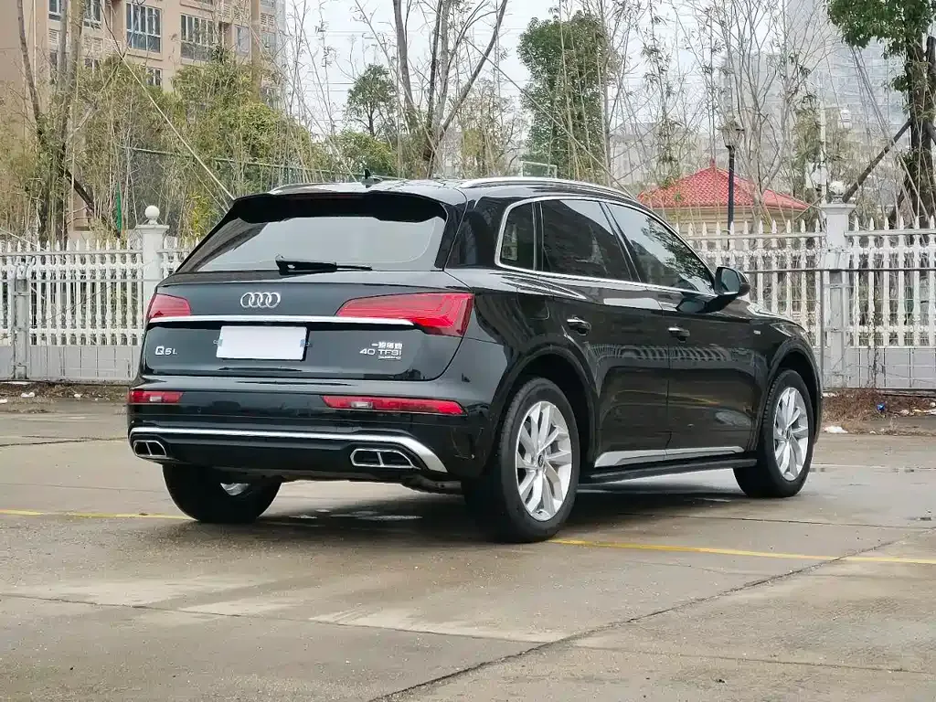 Audi Q5L — фото 4