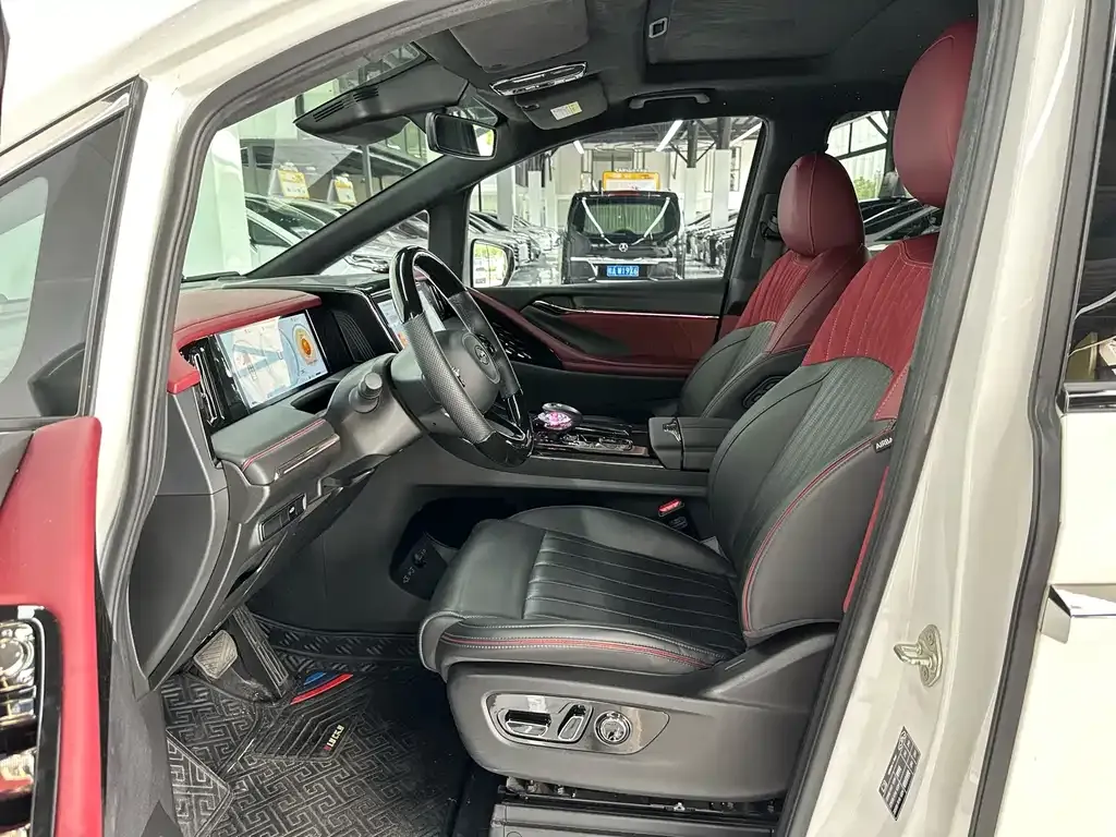 GAC Motor Trumpchi M8 — фото 6