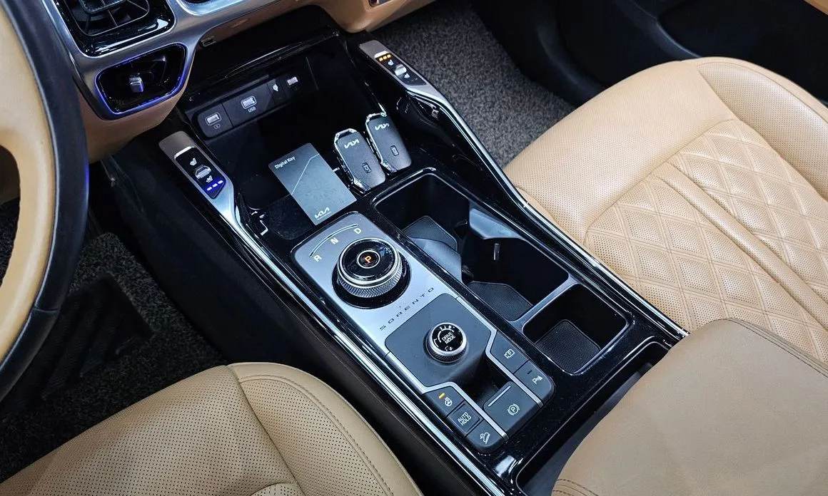 Kia Sorento — фото 10