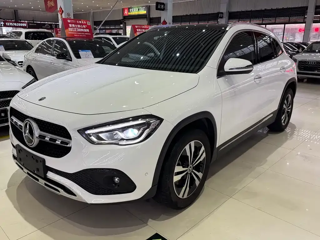 Mercedes-Benz GLA — фото 1