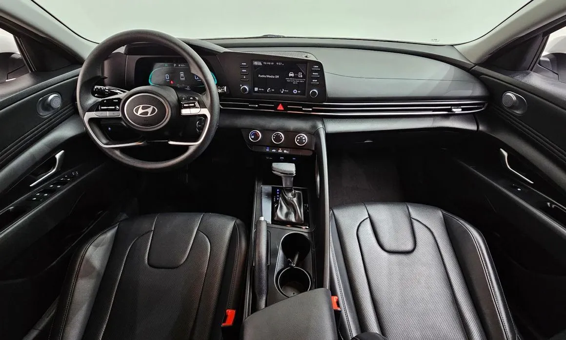 Hyundai AVANTE — фото 9