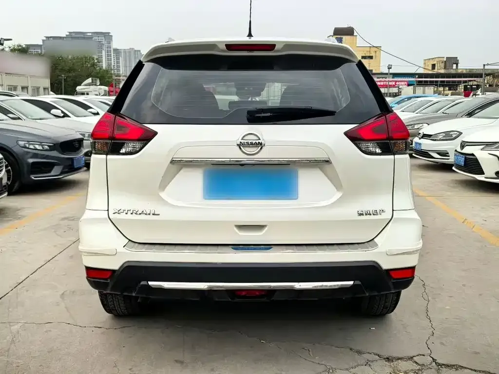 Nissan X-Trail — фото 10