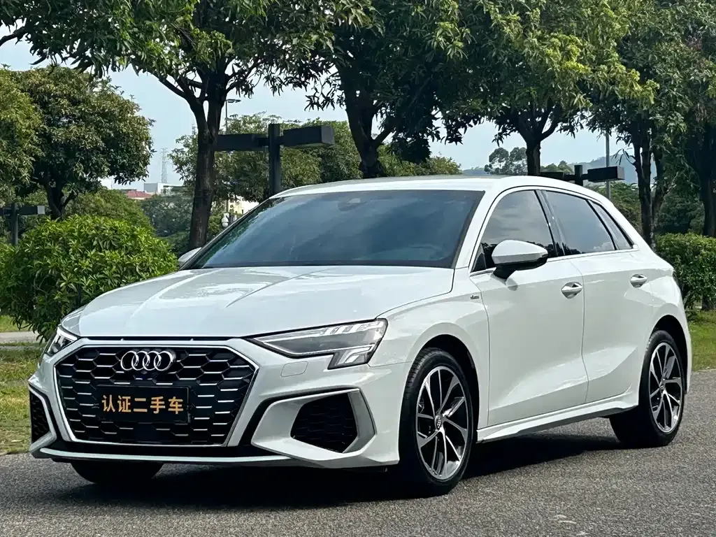 Audi A3 — фото 1