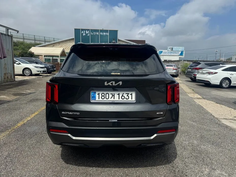 Kia Sorento — фото 7