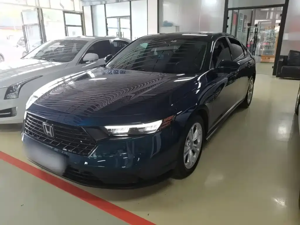 Honda Accord — фото 1