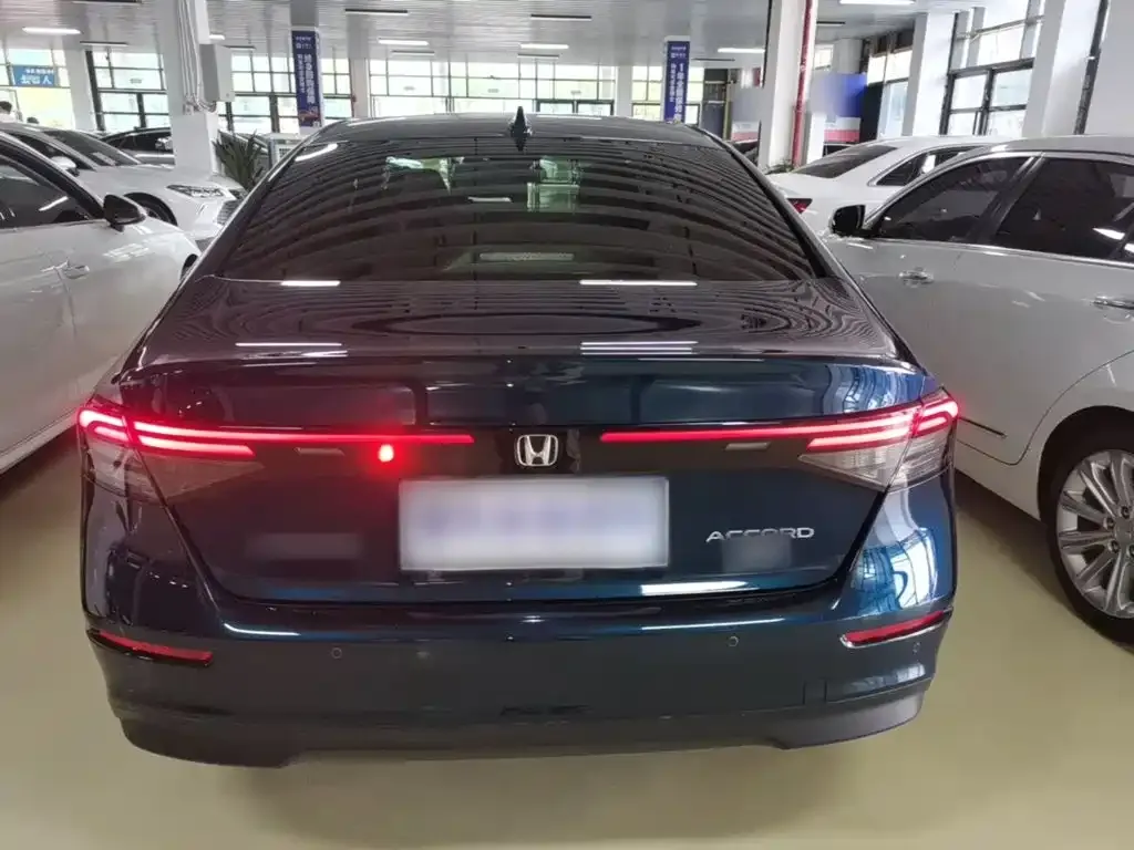 Honda Accord — фото 6