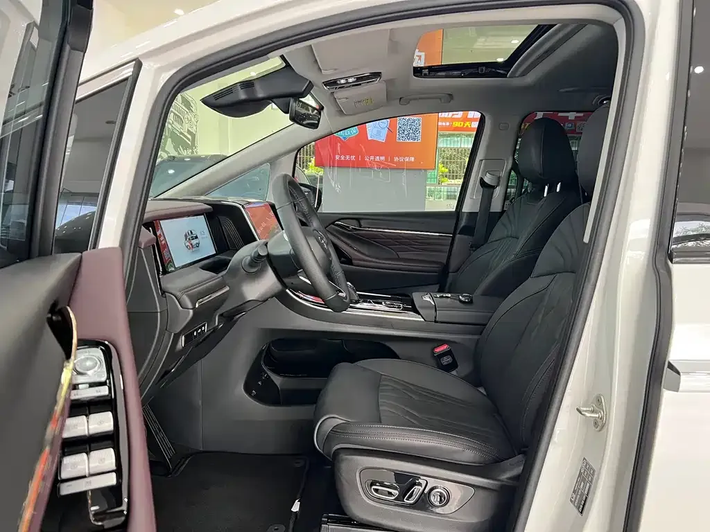 GAC Motor Trumpchi M8 — фото 3