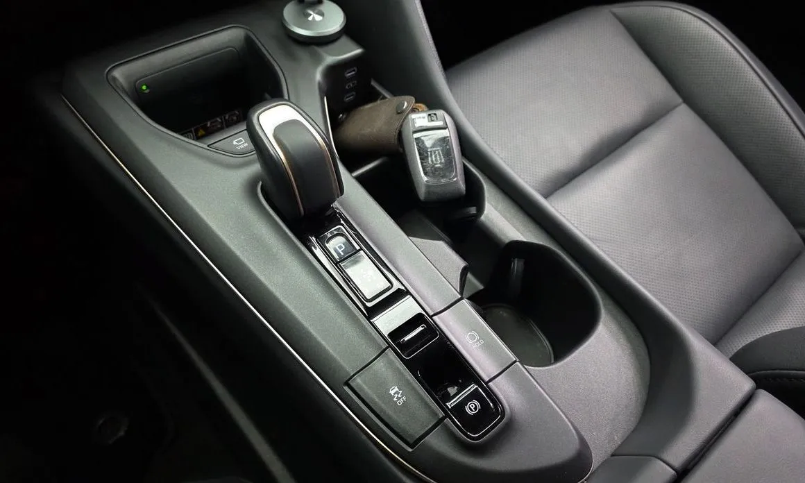 Toyota Crown 2023 из KR, фото 2