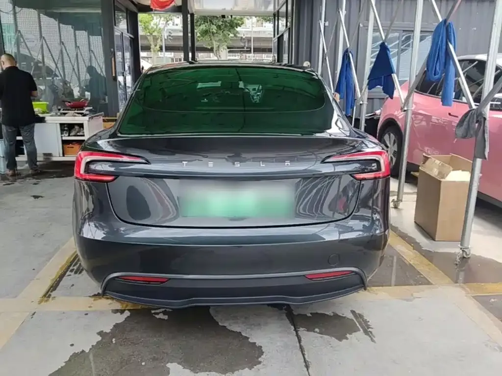 Tesla Model 3 — фото 3
