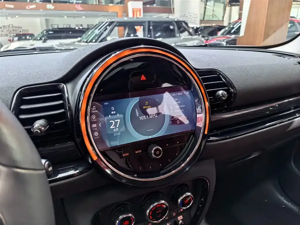 MINI Clubman — фото 9