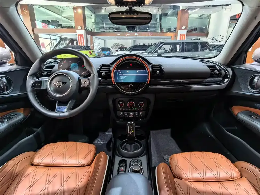 MINI Clubman — фото 4