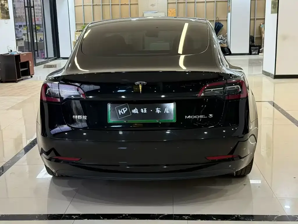 Tesla Model 3 — фото 3