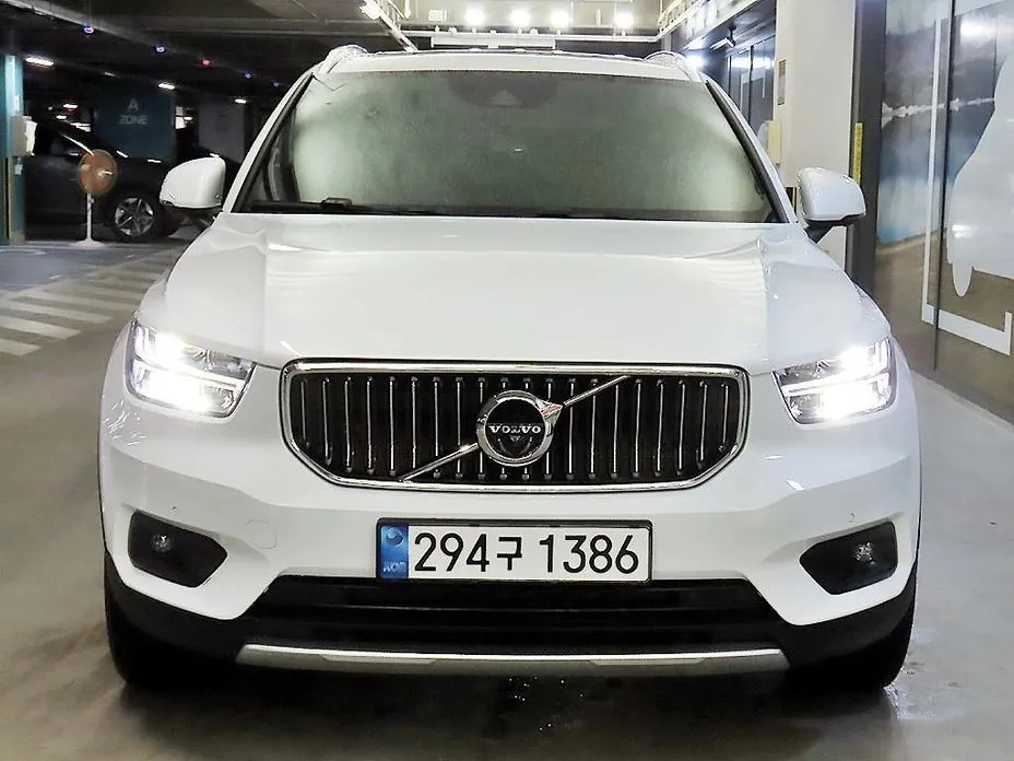 Volvo XC40 — фото 7