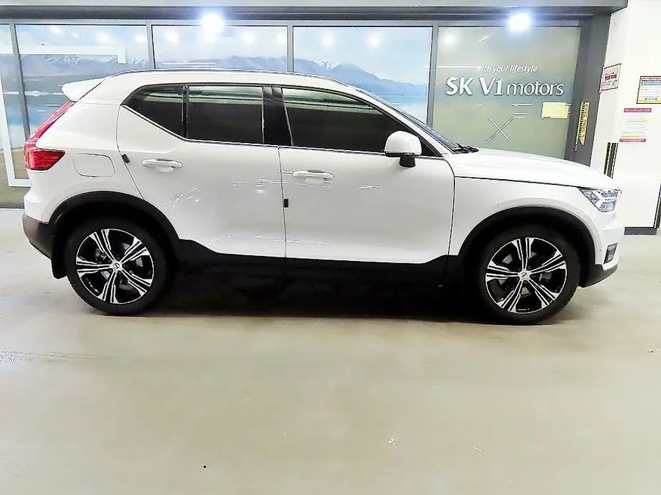 Volvo XC40 — фото 3