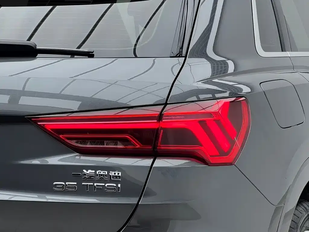 Audi Q3 — фото 5