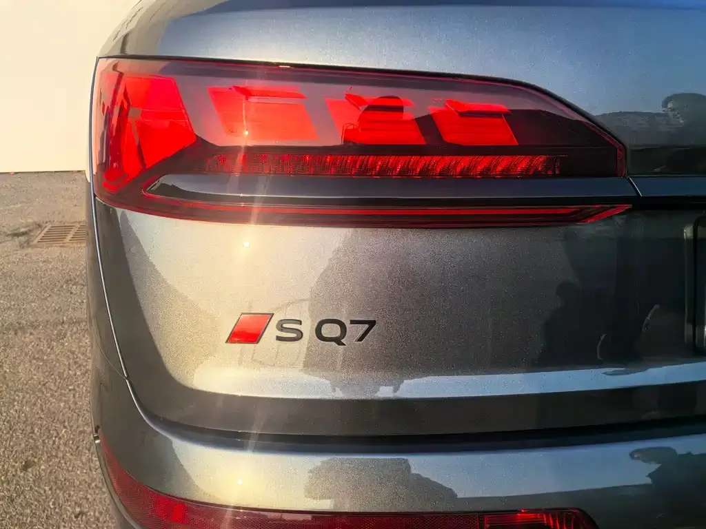 Audi SQ7 — фото 2