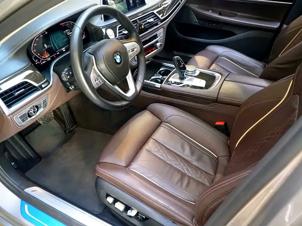 BMW 7 Series 2022 из CN, фото 3