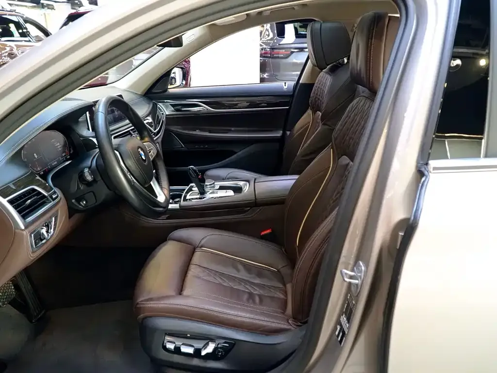 BMW 7 Series 2022 из CN, фото 7