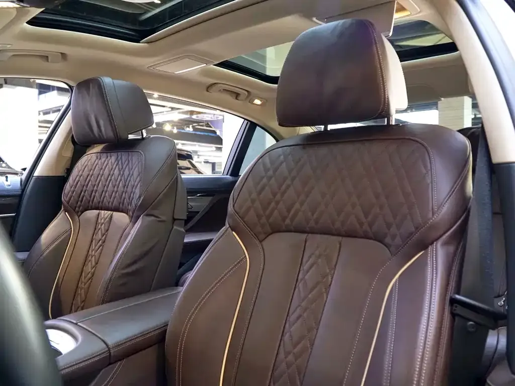 BMW 7 Series 2022 из CN, фото 2
