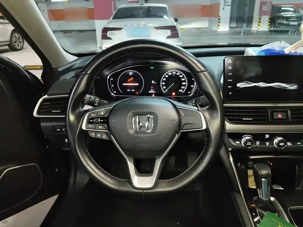 Honda Accord — фото 10