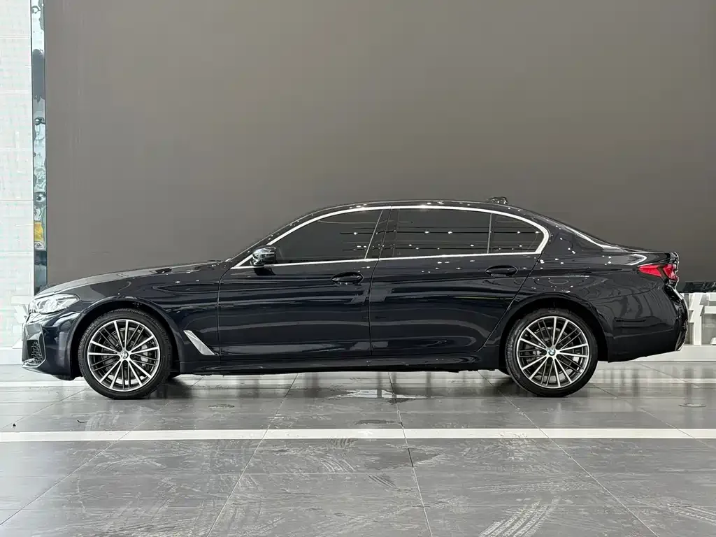 BMW 5 Series — фото 2