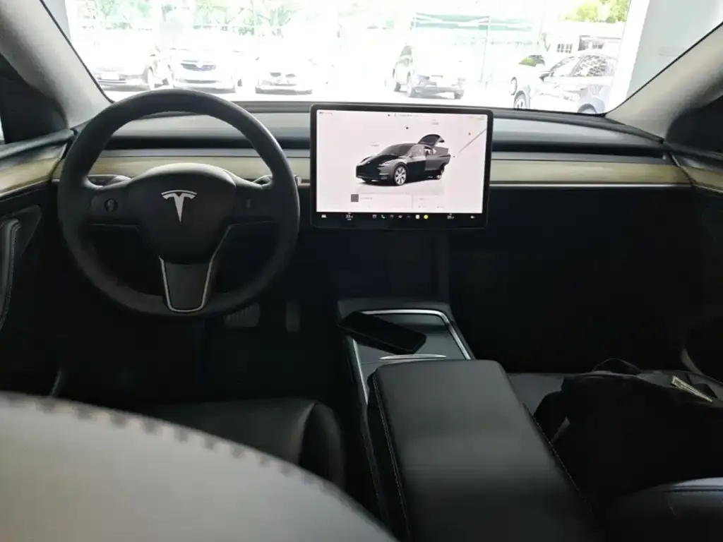 Tesla Model Y — фото 2