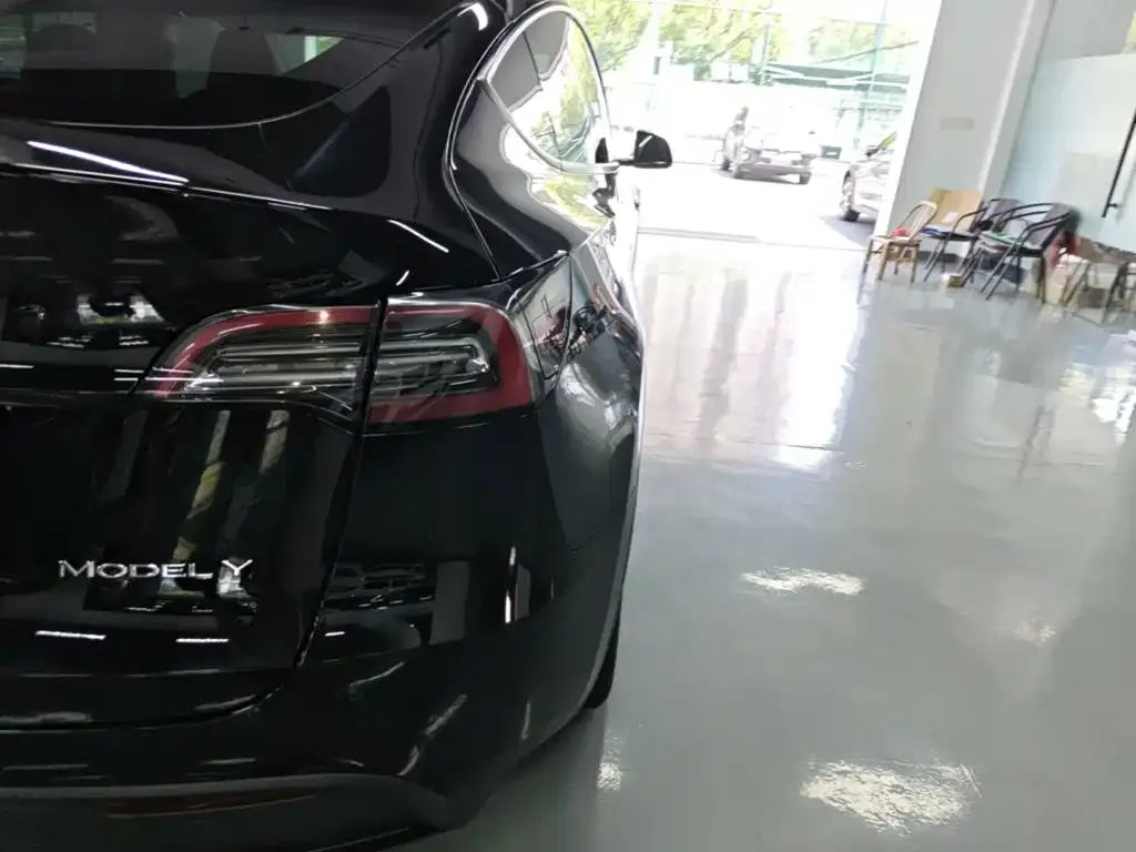 Tesla Model Y — фото 5