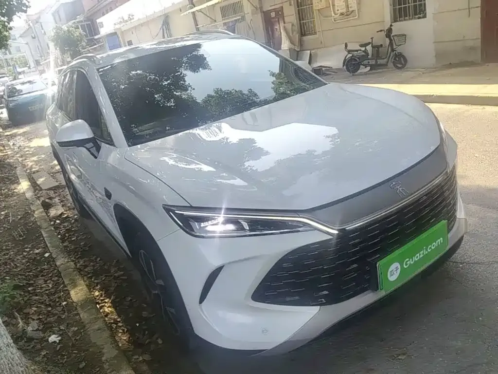 BYD L DM-i — фото 9
