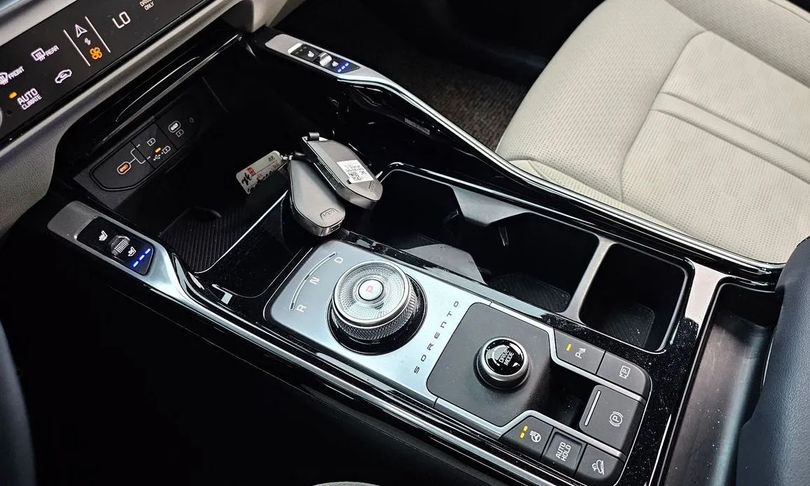 Kia Sorento — фото 9