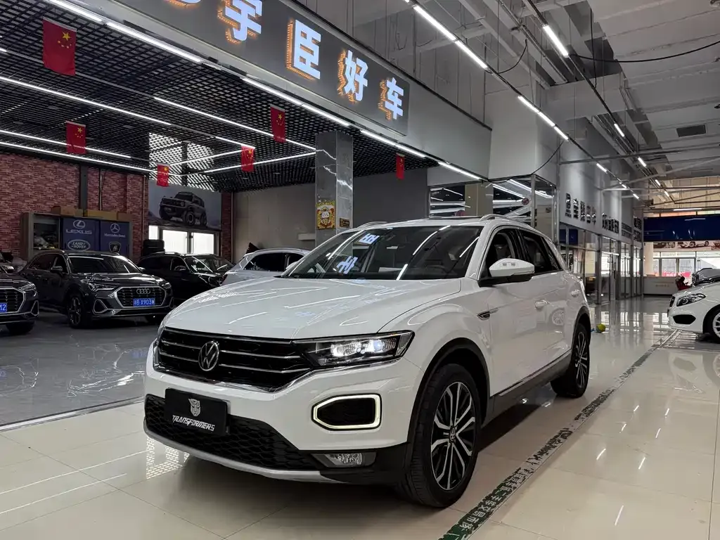 Volkswagen T-Roc — фото 1